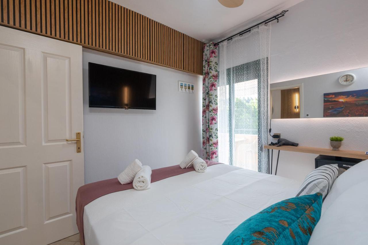 Appartement Aphrodite Ideal For Holidays In *